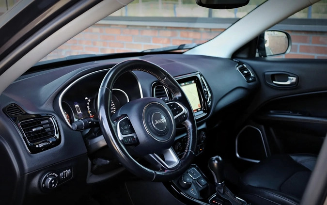 Jeep Compass cena 97900 przebieg: 49000, rok produkcji 2019 z Skawina małe 562
